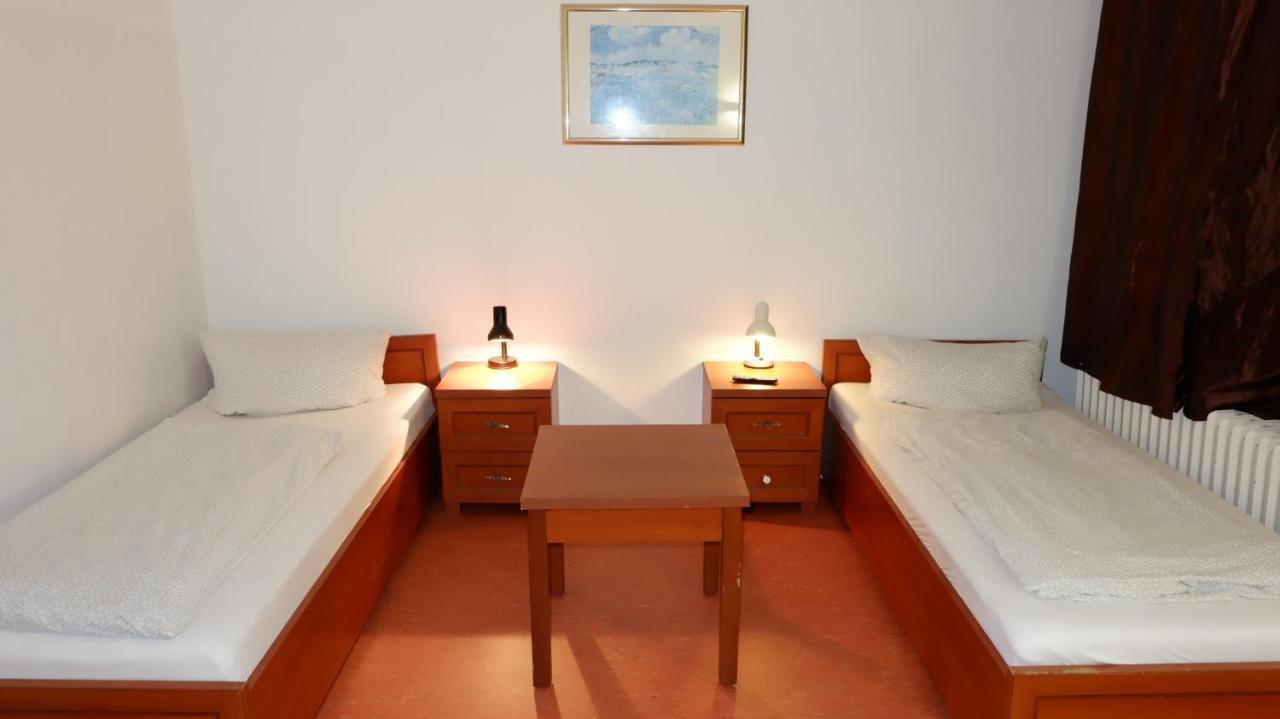 Hostel Am Kurtti เบอร์ลิน ภายนอก รูปภาพ