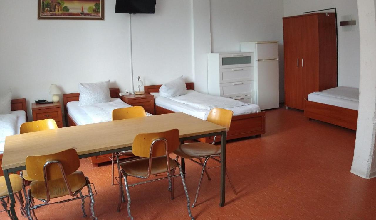 Hostel Am Kurtti เบอร์ลิน ภายนอก รูปภาพ